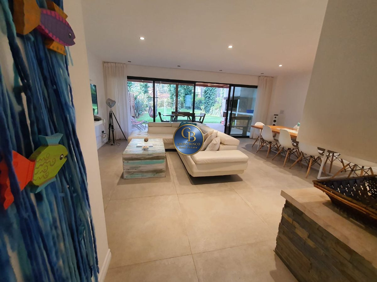Casa ID.377 - CASA VENTA 4 DORMITORIOS 4 BAñOS COMPLEJO SOLANAS 
