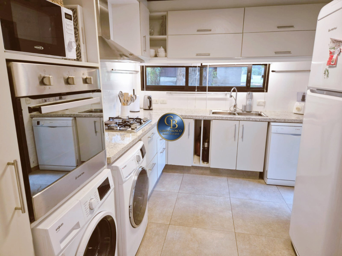 Casa ID.1461 - Alquiler o Venta,Hermosa Casa en B° privado.