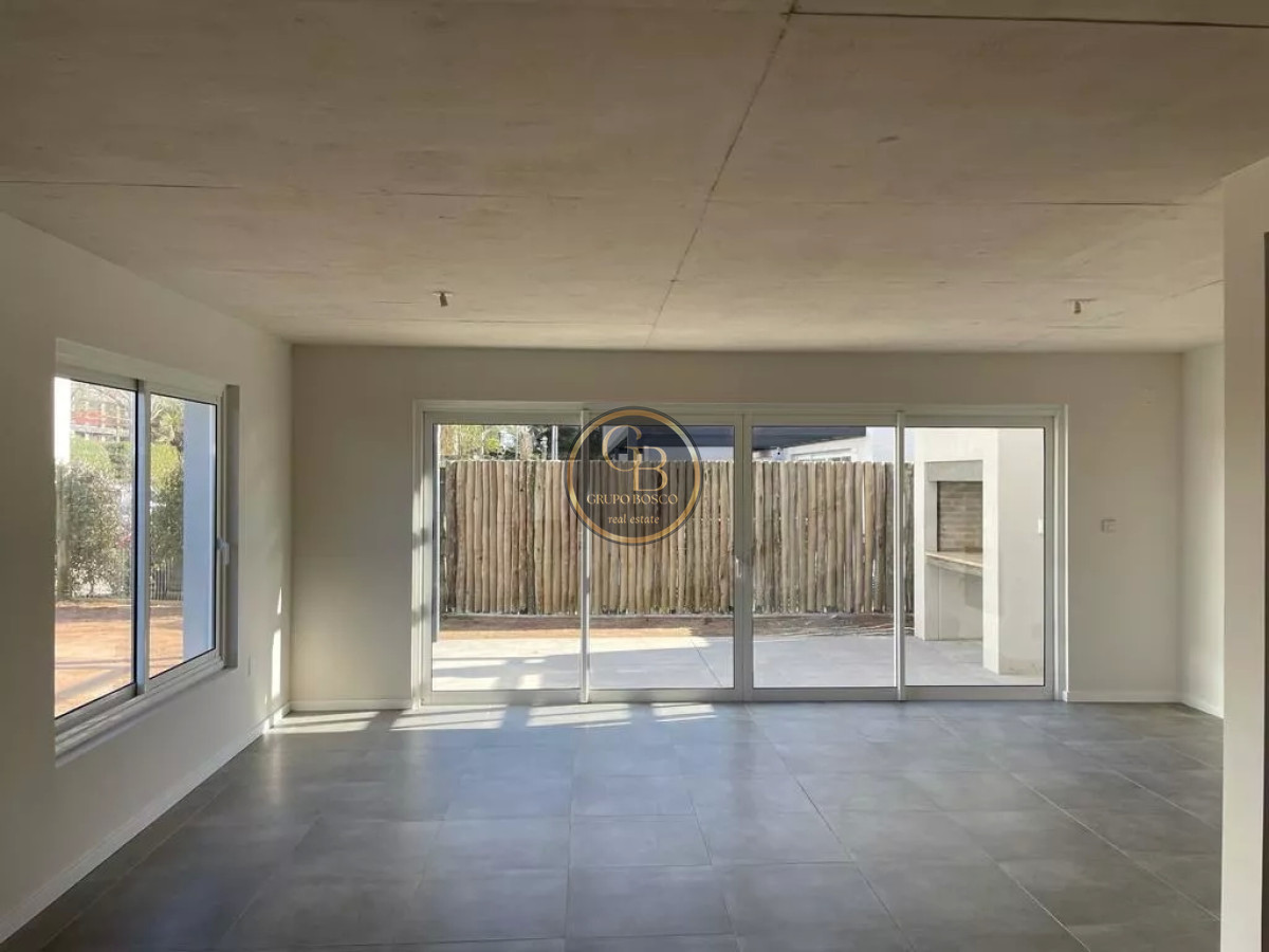 Casa ID.1201 - Venta de Unidad N4 Duplex en complejo con 3 dormitorios Zona Barra de Carrasco