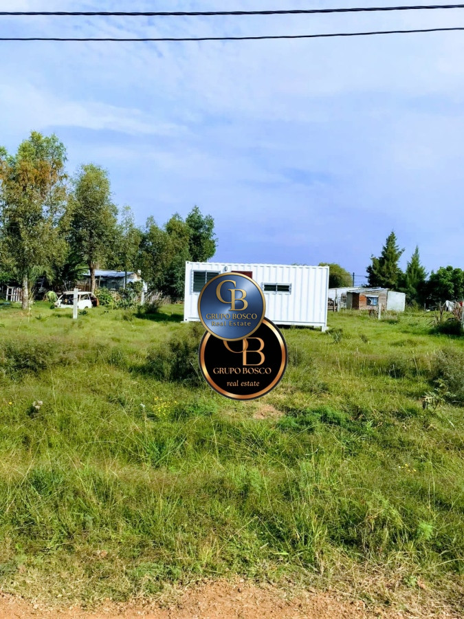 Casa ID.1239 - Venta de terreno con monoambiente tipo contenedor.