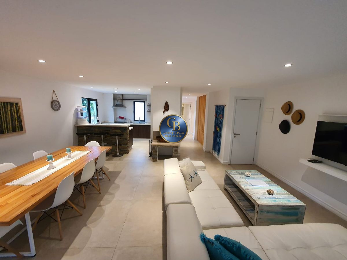 Casa ID.377 - CASA VENTA 4 DORMITORIOS 4 BAñOS COMPLEJO SOLANAS 