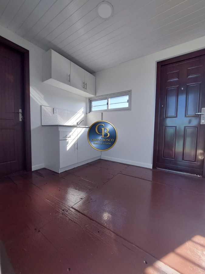 Casa ID.1239 - Venta de terreno con monoambiente tipo contenedor.