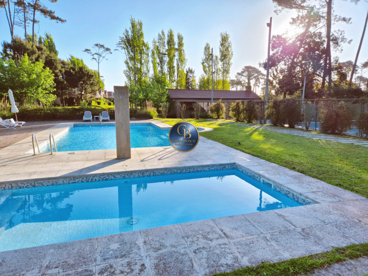 Casa ID.1461 - Alquiler o Venta,Hermosa Casa en B° privado.