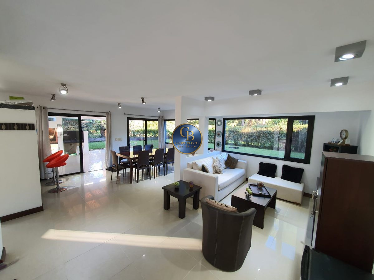Casa ID.359 - Venta, Moderna Casa Solanas Vacation Club.