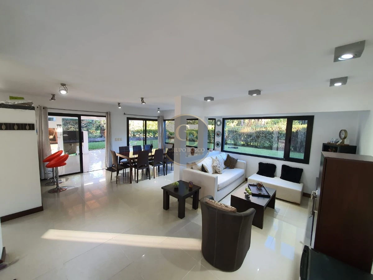 Casa ID.359 - Venta, Moderna Casa Solanas Vacation Club.