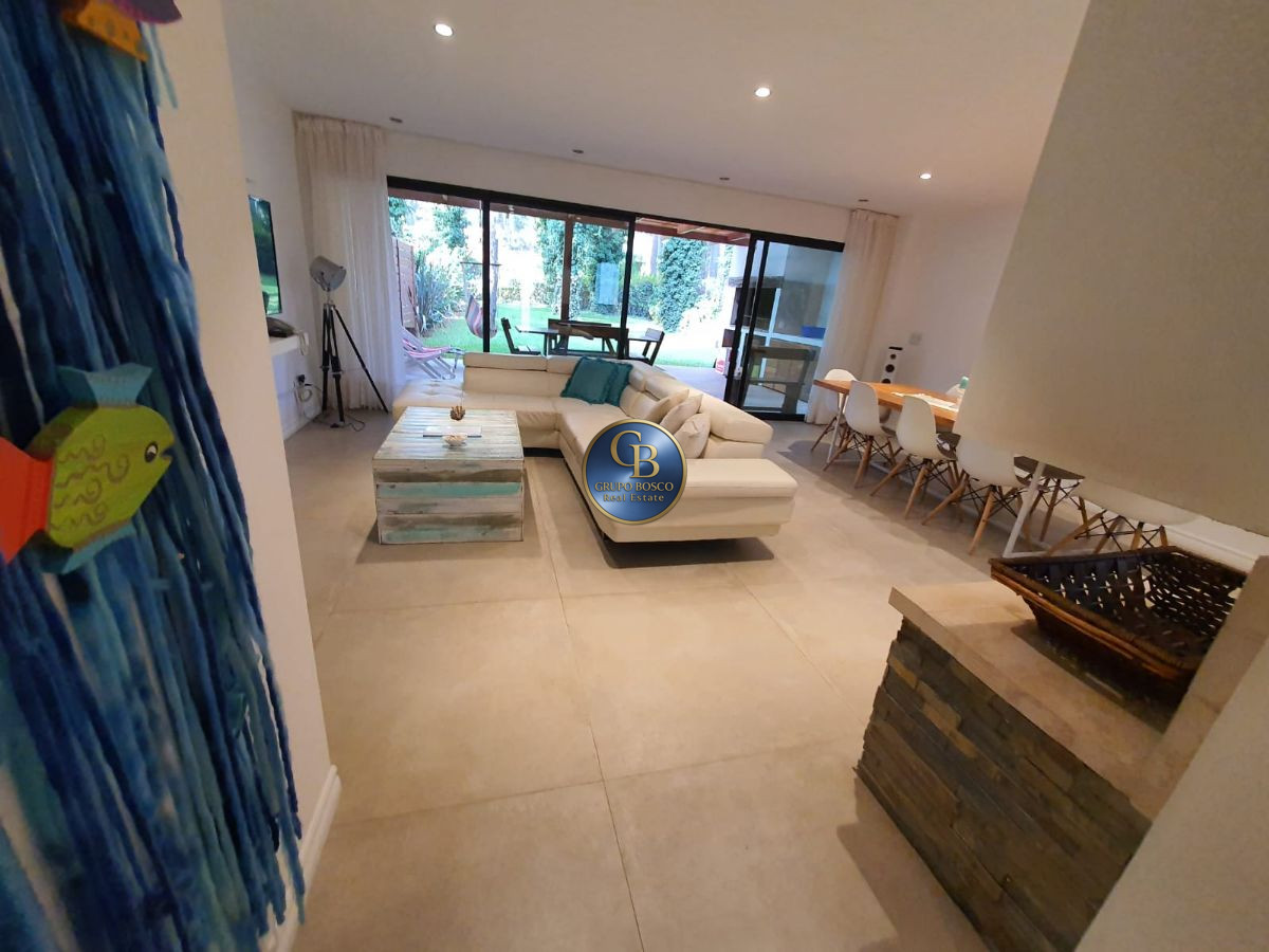Casa ID.377 - CASA VENTA 4 DORMITORIOS 4 BAñOS COMPLEJO SOLANAS 