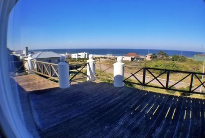  Montoya. Hermosa residencia con vista al mar.