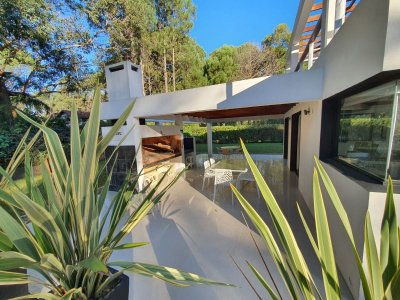 Venta, Moderna Casa Solanas Vacation Club.