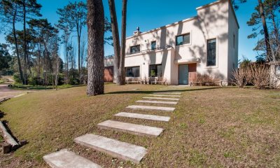 VENTA O ALQUILER Casa 3 Dormitorios 3 Baños .Barrio Privado