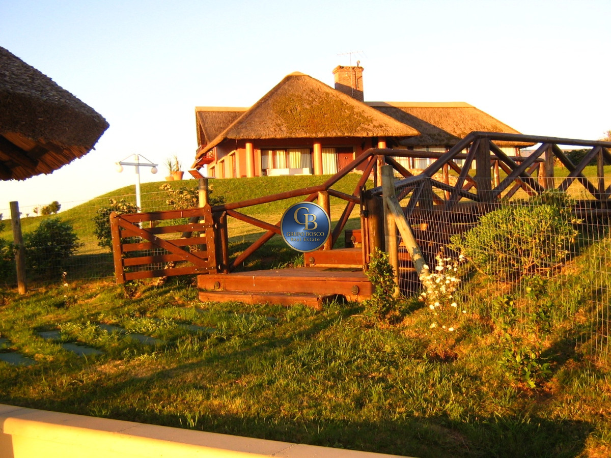 Campo Ref.1208 - En venta 92 hectáreas con hermosa casa.