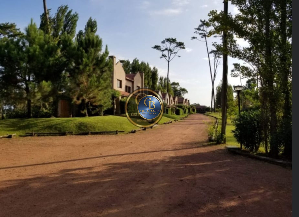 Terreno ID.1124 - Lotes en venta desde los 237m2, Barrio Privado (Parque Pinares).
