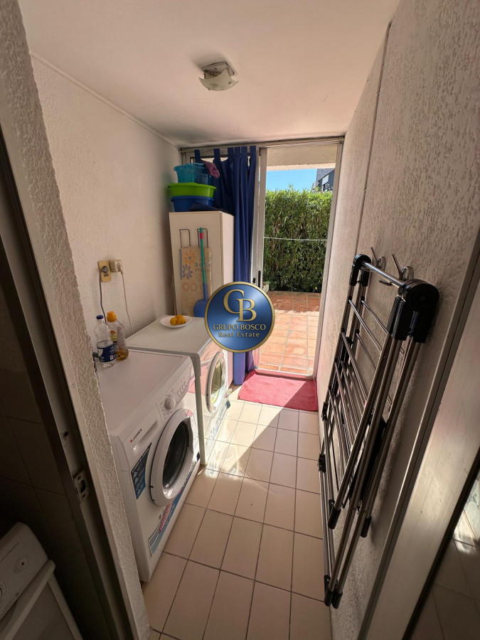Apartamento ID.1260 - En venta apartamento, 1 dormitorio, frente a playa mansa. 