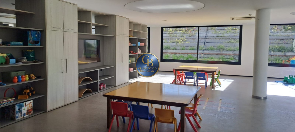 Apartamento ID.1177 - En venta apartamento de 3 dormitorios y 3 baños. Rooselvet Center.