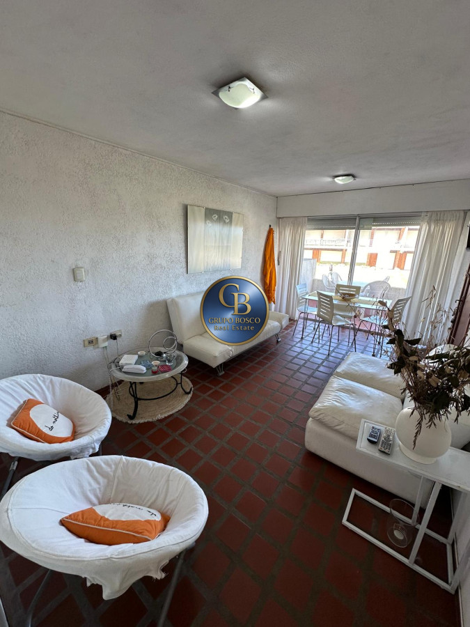 Apartamento ID.1260 - En venta apartamento, 1 dormitorio, frente a playa mansa. 
