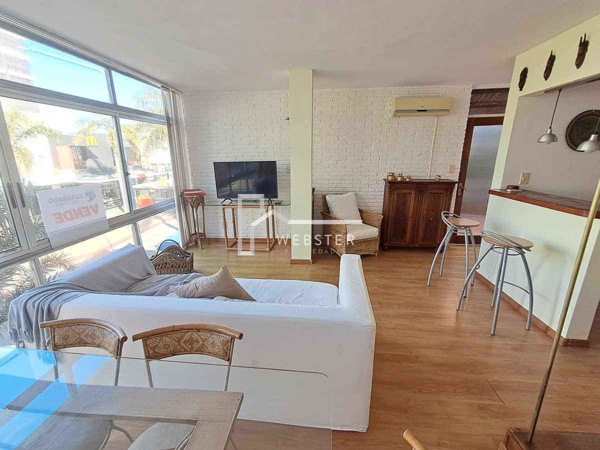 Apartamento ID.2283 - PUNTA DEL ESTE PENINSULA DUPLEX DE 4 DORMITORIOS Y AZOTEA EN VENTA