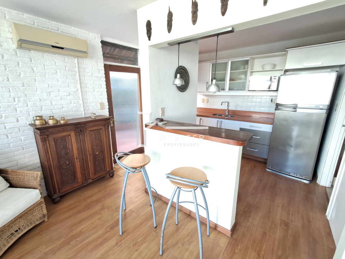 Apartamento ID.2283 - PUNTA DEL ESTE PENINSULA DUPLEX DE 4 DORMITORIOS Y AZOTEA EN VENTA