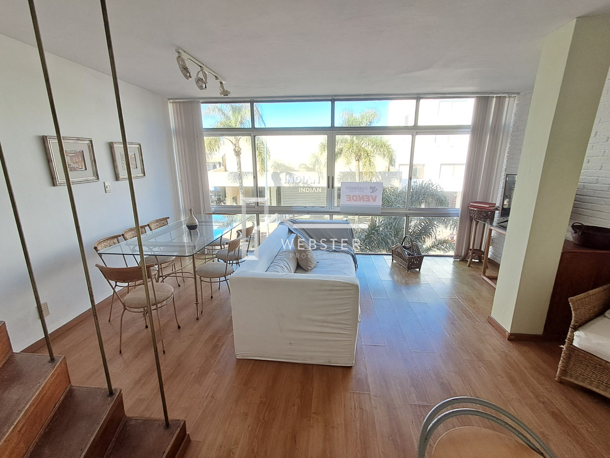 Apartamento ID.2283 - PUNTA DEL ESTE PENINSULA DUPLEX DE 4 DORMITORIOS Y AZOTEA EN VENTA