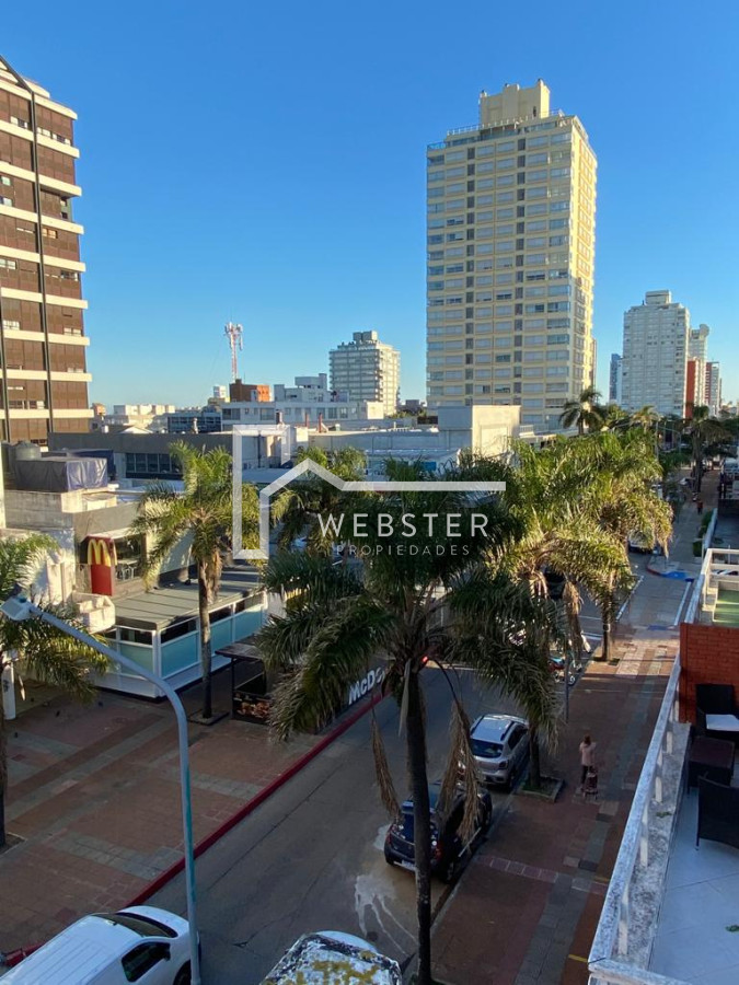 Apartamento ID.2283 - PUNTA DEL ESTE PENINSULA DUPLEX DE 4 DORMITORIOS Y AZOTEA EN VENTA