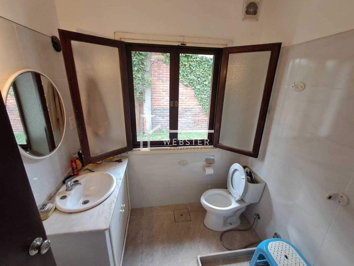 Casa ID.2065 - PUNTA DEL ESTE MANSA CASA DE 2 DORMITORIOS Y DEPENDENCIA EN VENTA