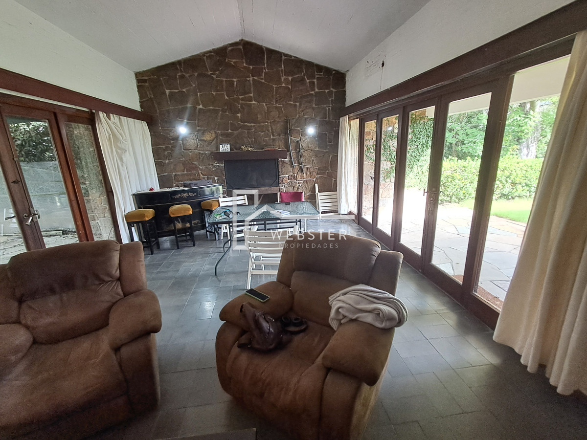 Casa ID.2065 - PUNTA DEL ESTE MANSA CASA DE 2 DORMITORIOS Y DEPENDENCIA EN VENTA