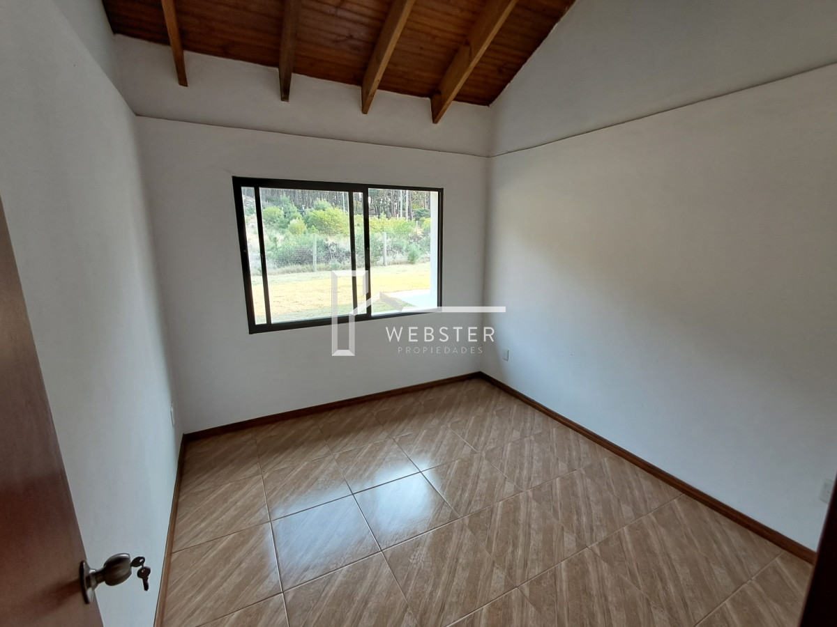 Casa ID.2185 - PUNTA BALLENA CLUB DEL LAGO CASA 3 DORMITORIOS CON PARRILLERO TECHADO VENTA