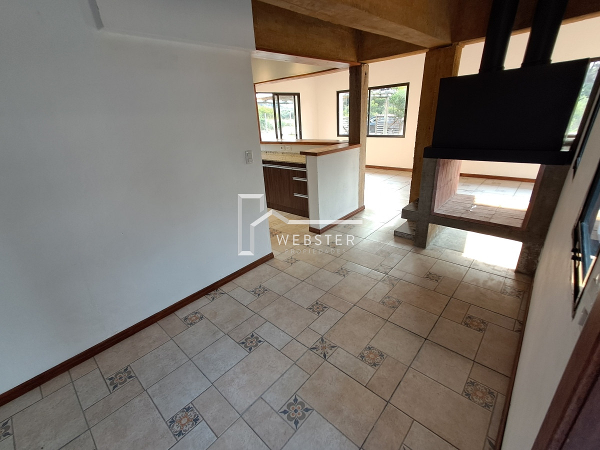 Casa ID.2185 - PUNTA BALLENA CLUB DEL LAGO CASA 3 DORMITORIOS CON PARRILLERO TECHADO VENTA