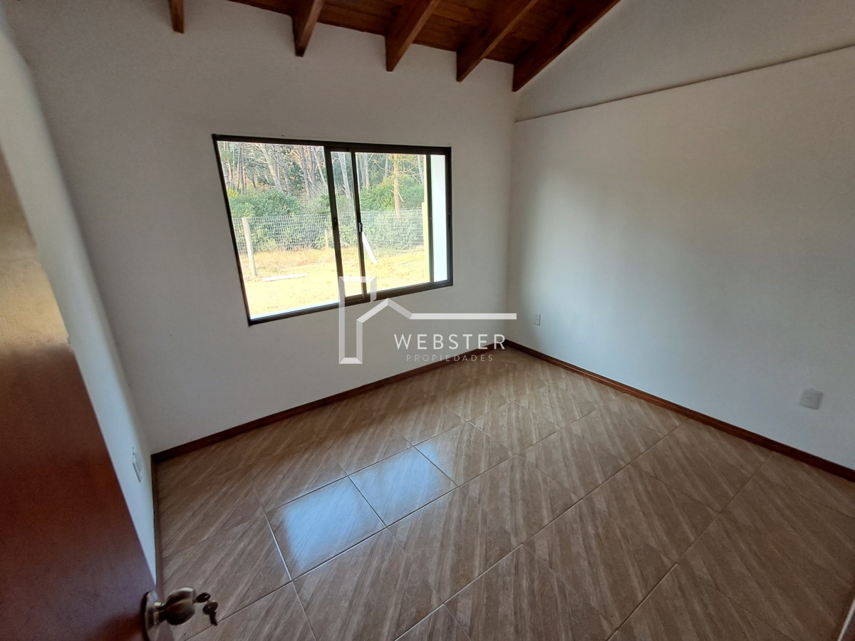 Casa ID.2185 - PUNTA BALLENA CLUB DEL LAGO CASA 3 DORMITORIOS CON PARRILLERO TECHADO VENTA