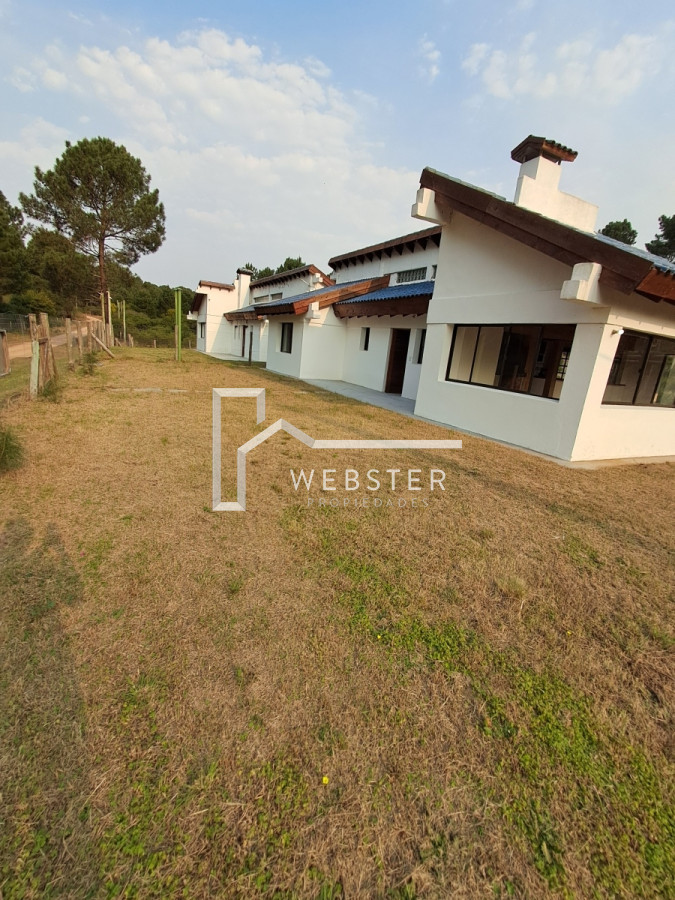 Casa ID.2185 - PUNTA BALLENA CLUB DEL LAGO CASA 3 DORMITORIOS CON PARRILLERO TECHADO VENTA