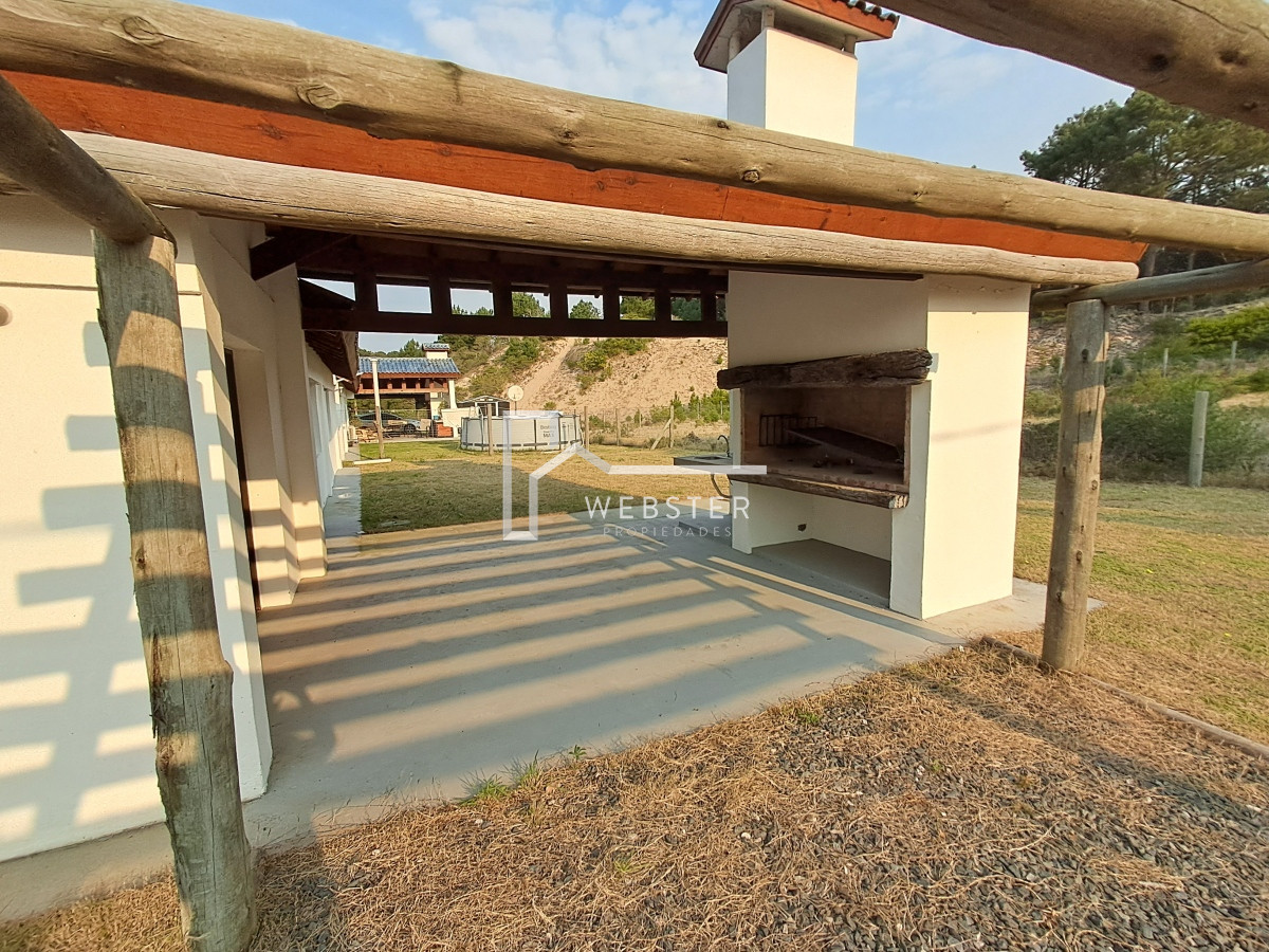 Casa ID.2185 - PUNTA BALLENA CLUB DEL LAGO CASA 3 DORMITORIOS CON PARRILLERO TECHADO VENTA