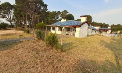 PUNTA BALLENA CLUB DEL LAGO CASA 3 DORMITORIOS CON PARRILLERO TECHADO VENTA