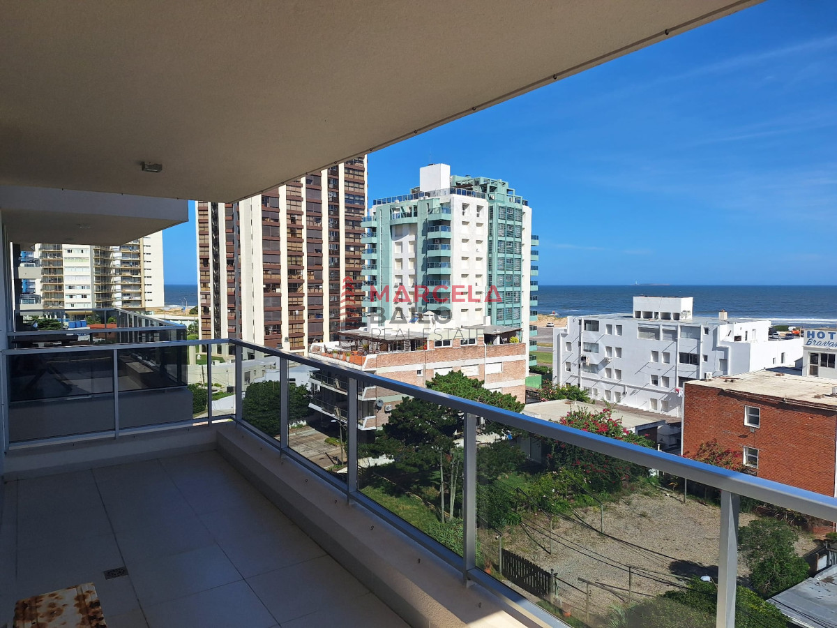 PUNTA DEL ESTE A METROS DE LA BRAVA 2 DORMITORIOS 2 BAÑOS GARAGE EN VENTA - BAI1168A