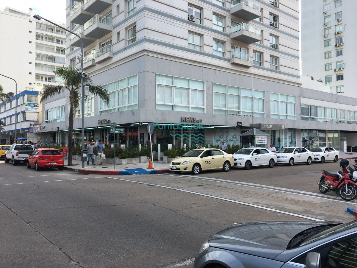 PUNTA DEL ESTE PENINSULA MONOAMBIENTE EN VENTA CON RENTA - PSK2779A
