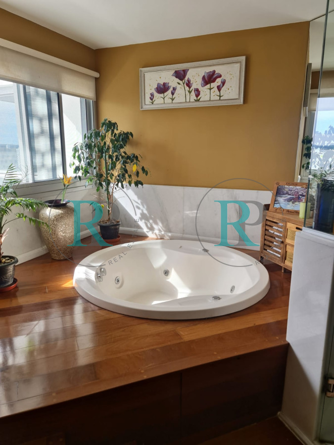 Apartamento ID.2118 - PUNTA DEL ESTE APARTAMENTO 3 DORMITORIOS EDIFICIO CON SERVICIOS  ZONA MANSA 