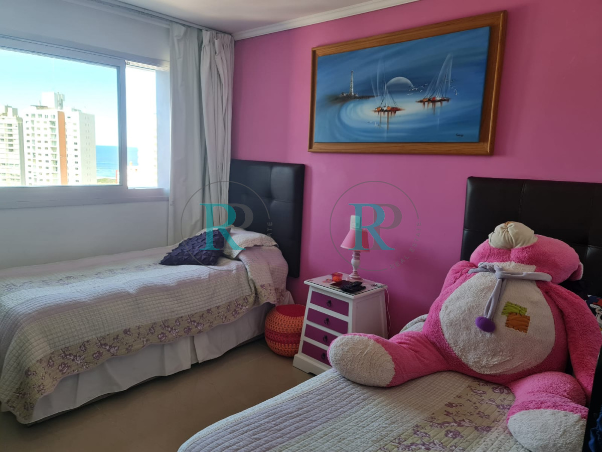 Apartamento ID.2118 - PUNTA DEL ESTE APARTAMENTO 3 DORMITORIOS EDIFICIO CON SERVICIOS  ZONA MANSA 
