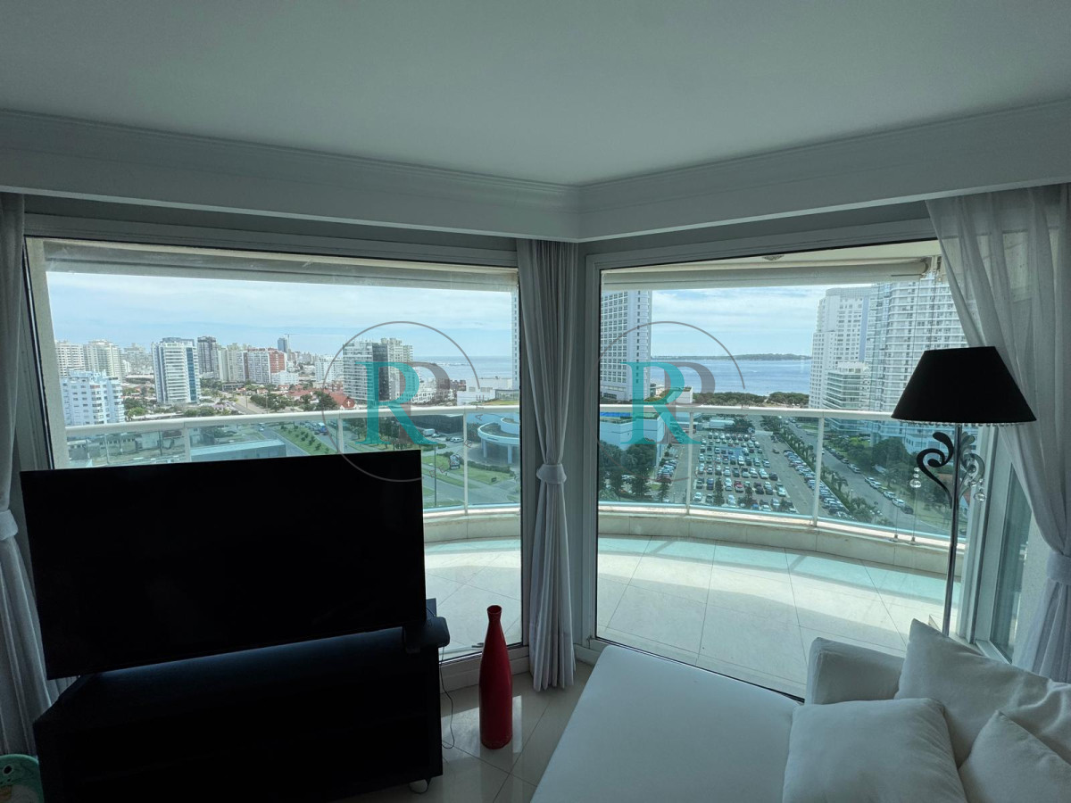 Apartamento ID.2254 - PUNTA DEL ESTE MANSA APARTAMENTO DE 3 DORMITORIOS DEPENDENCIA PARRILLERO AMENITIES