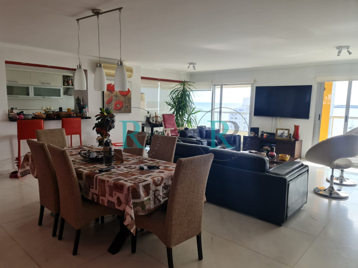 Apartamento ID.2118 - PUNTA DEL ESTE APARTAMENTO 3 DORMITORIOS EDIFICIO CON SERVICIOS  ZONA MANSA 