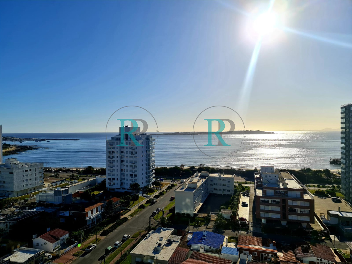Apartamento ID.2118 - PUNTA DEL ESTE APARTAMENTO 3 DORMITORIOS EDIFICIO CON SERVICIOS  ZONA MANSA 