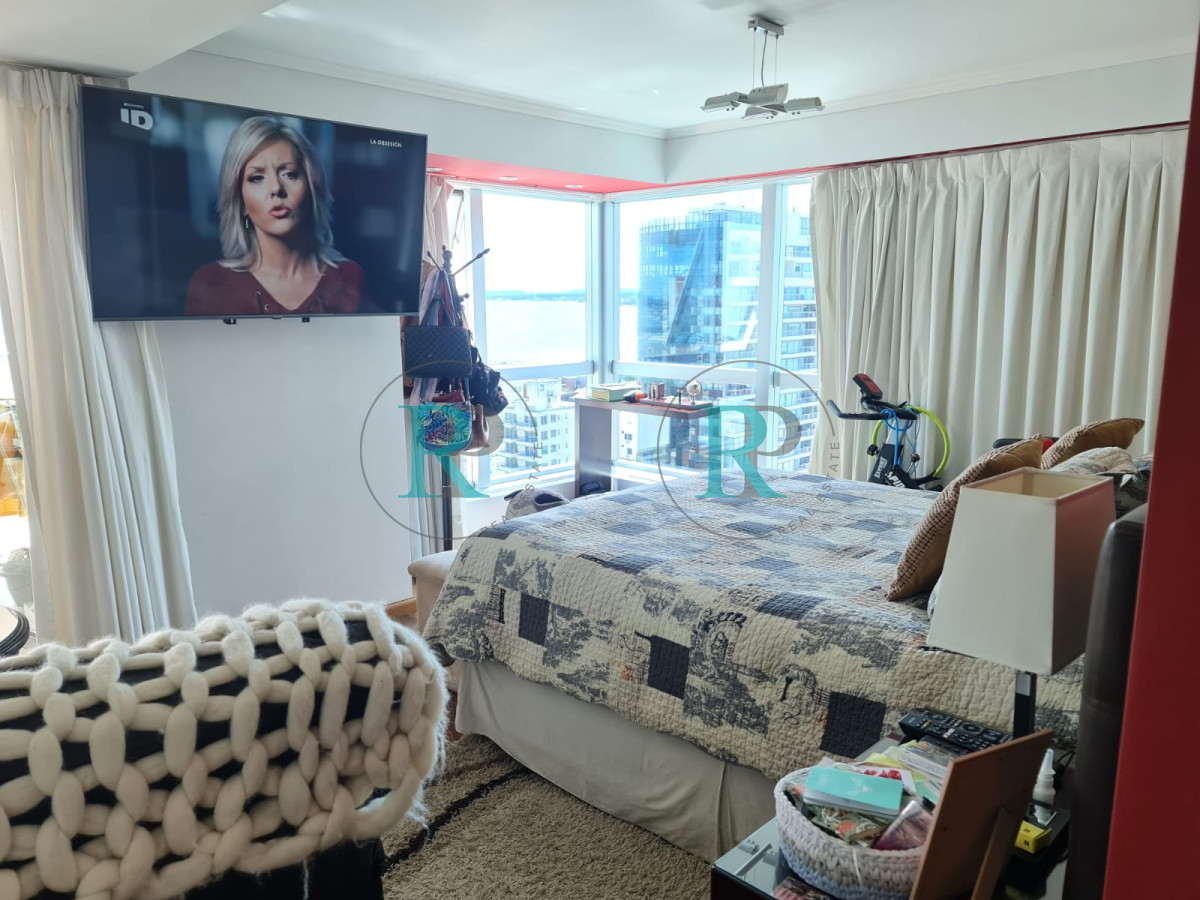 Apartamento ID.2118 - PUNTA DEL ESTE APARTAMENTO 3 DORMITORIOS EDIFICIO CON SERVICIOS  ZONA MANSA 