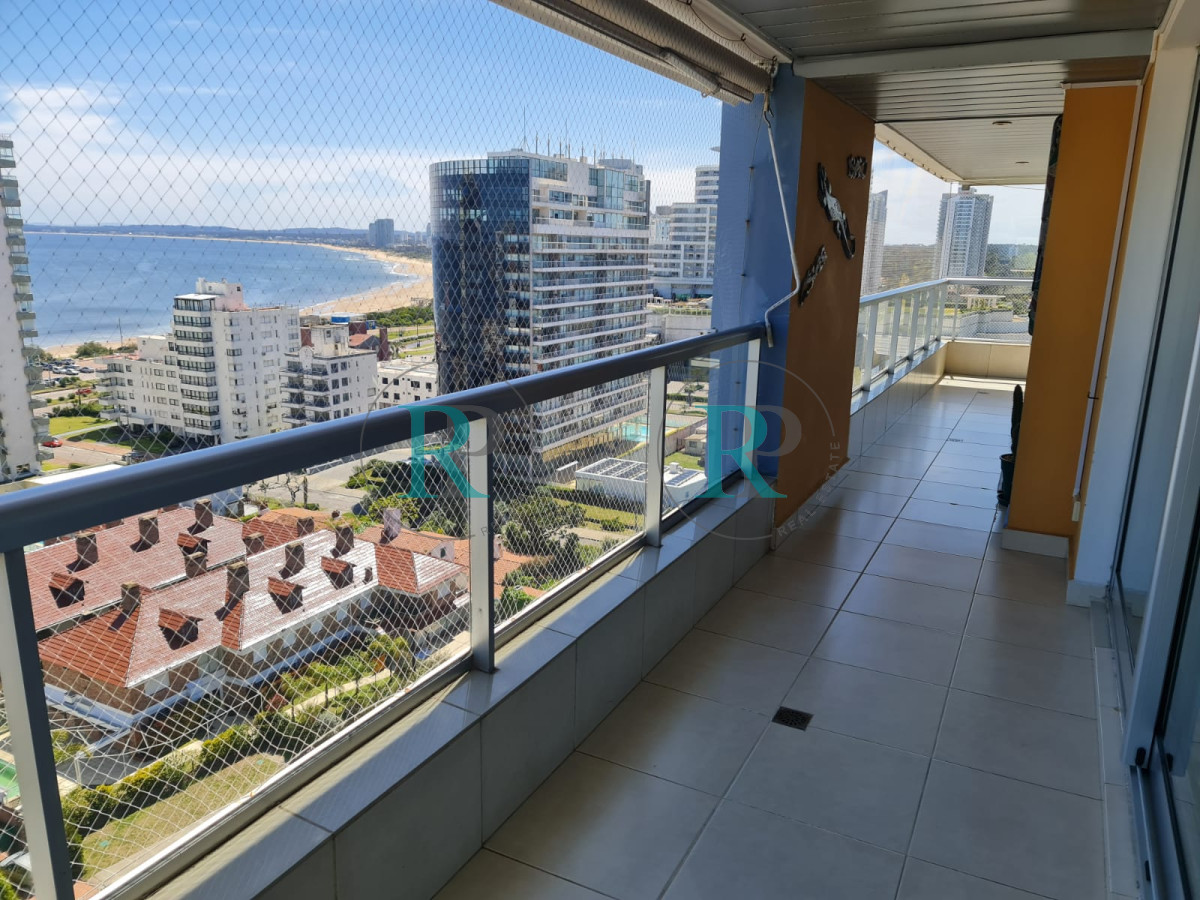 Apartamento ID.2118 - PUNTA DEL ESTE APARTAMENTO 3 DORMITORIOS EDIFICIO CON SERVICIOS  ZONA MANSA 
