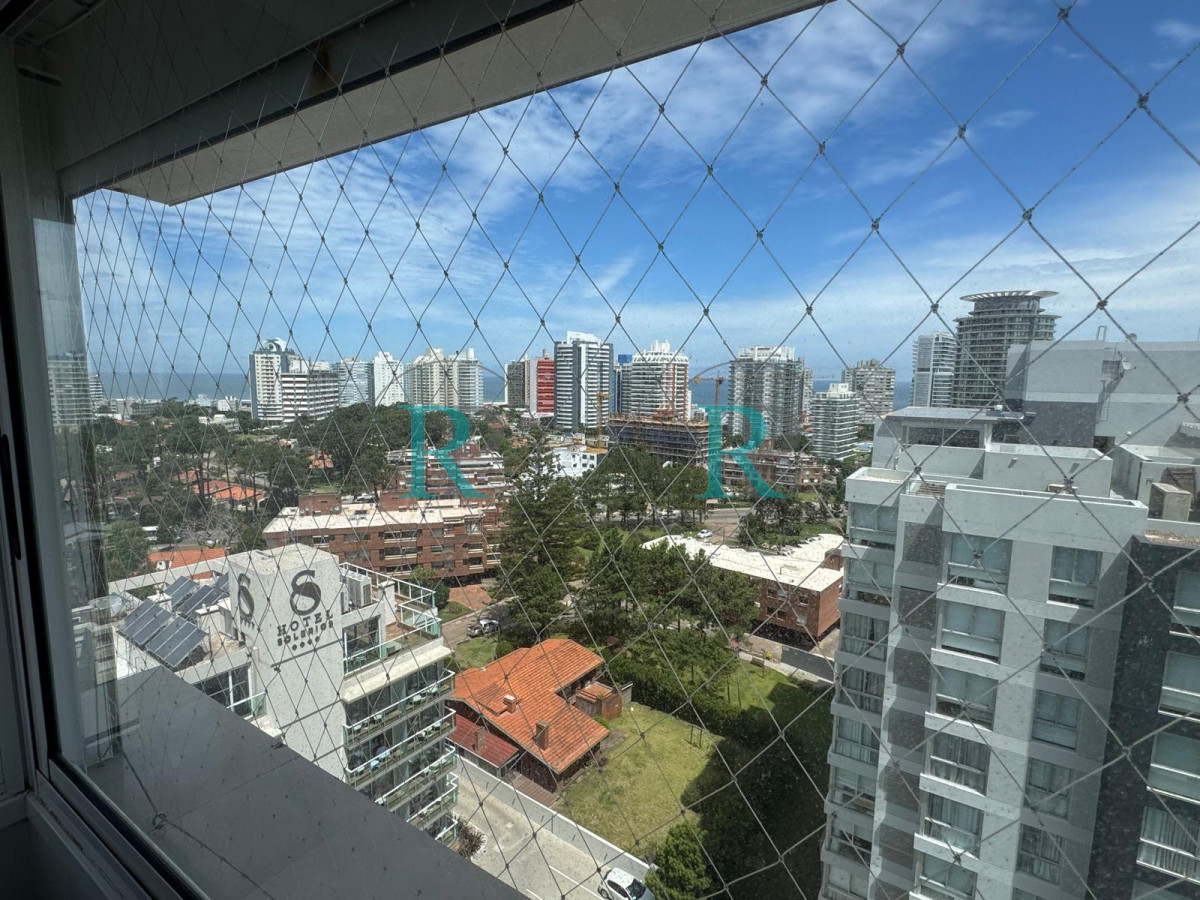 Apartamento ID.2254 - PUNTA DEL ESTE MANSA APARTAMENTO DE 3 DORMITORIOS DEPENDENCIA PARRILLERO AMENITIES