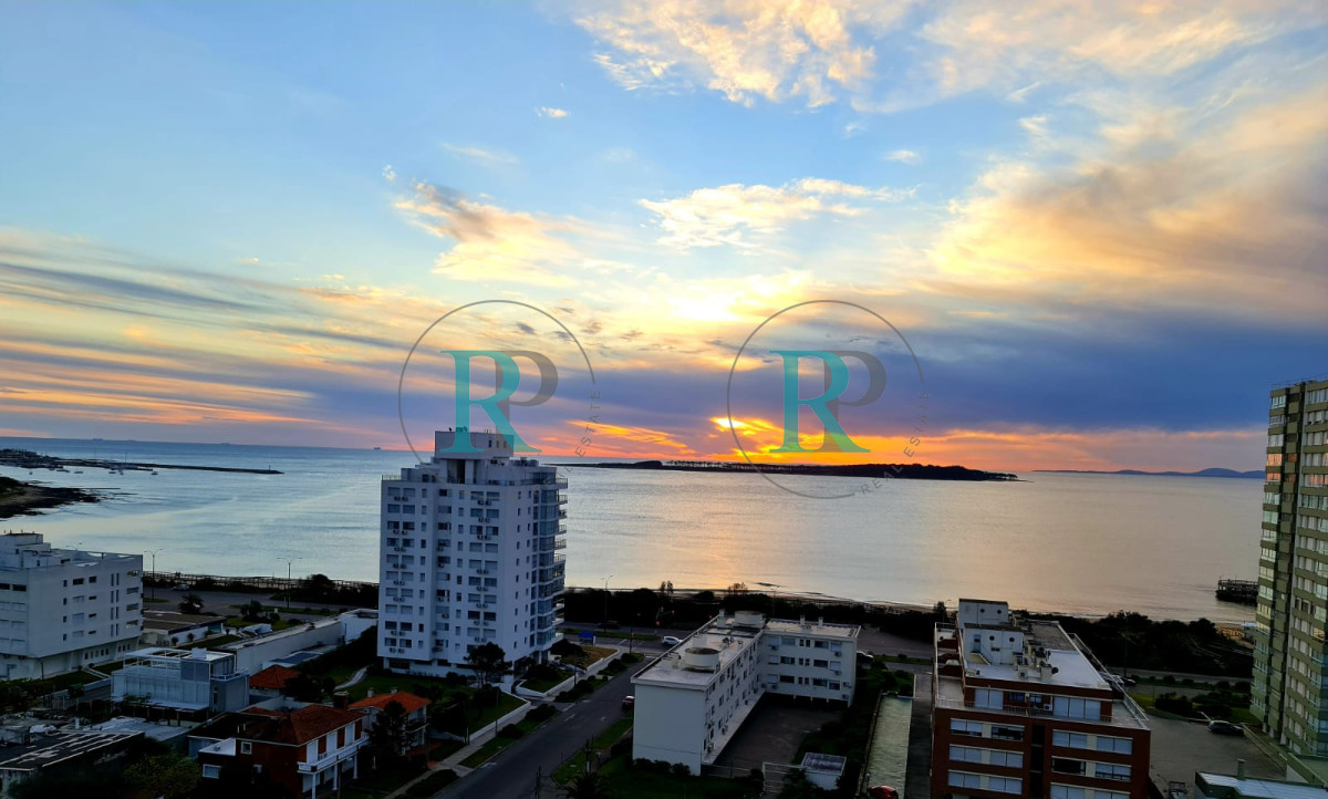 Apartamento ID.2118 - PUNTA DEL ESTE APARTAMENTO 3 DORMITORIOS EDIFICIO CON SERVICIOS  ZONA MANSA 