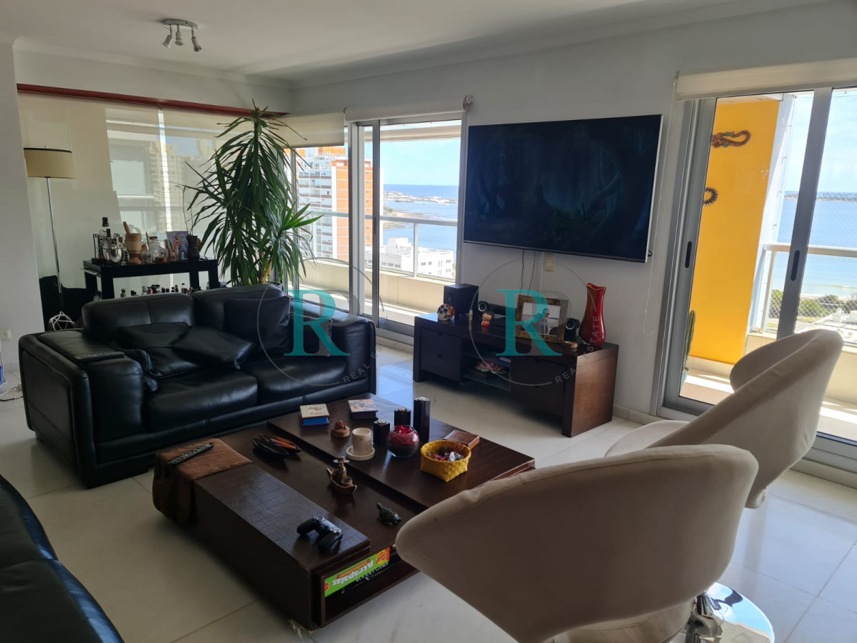 Apartamento ID.2118 - PUNTA DEL ESTE APARTAMENTO 3 DORMITORIOS EDIFICIO CON SERVICIOS  ZONA MANSA 