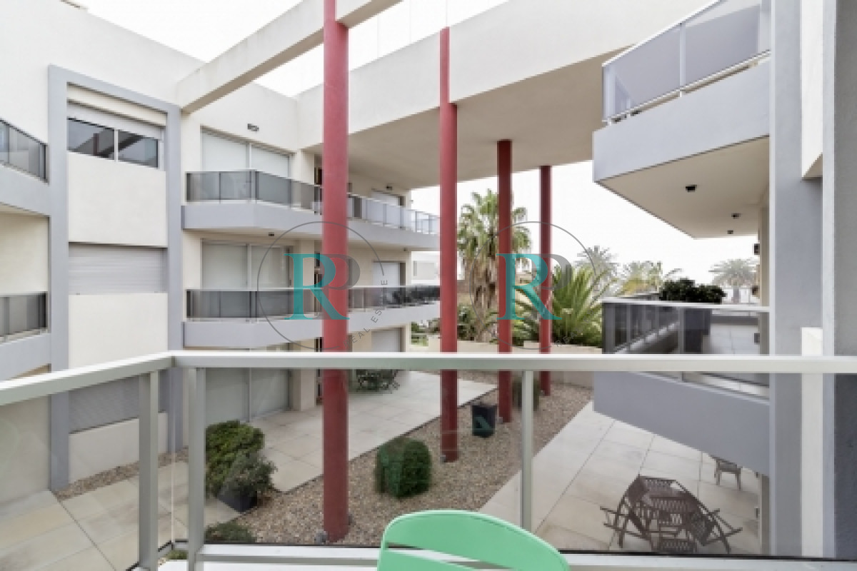 Apartamento ID.2378 - PUNTA DEL ESTE PENINSULA APTO 1 DORMITORIO EN VENTA EDIFICIO MODERNO
