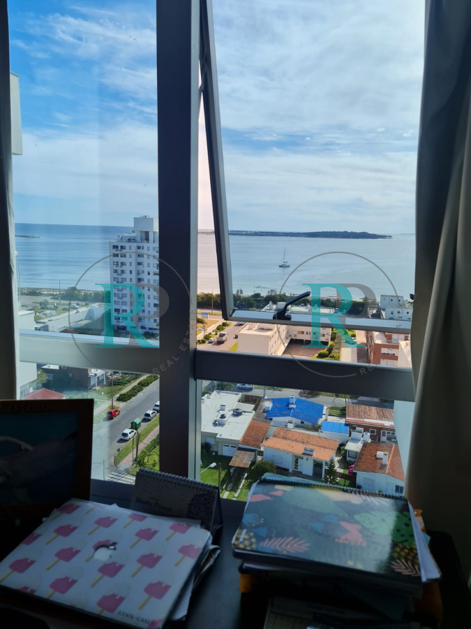 Apartamento ID.2118 - PUNTA DEL ESTE APARTAMENTO 3 DORMITORIOS EDIFICIO CON SERVICIOS  ZONA MANSA 