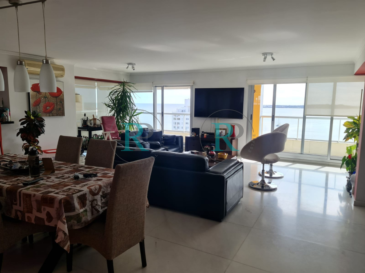 Apartamento ID.2118 - PUNTA DEL ESTE APARTAMENTO 3 DORMITORIOS EDIFICIO CON SERVICIOS  ZONA MANSA 