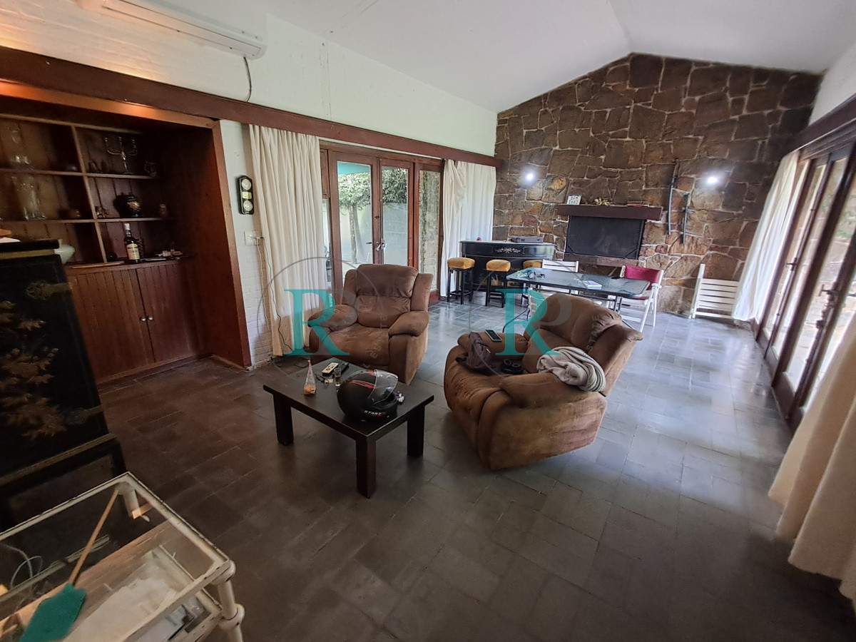 Casa ID.2347 - PUNTA DEL ESTE MANSA CASA DE 2 DORMITORIOS Y DEPENDENCIA EN VENTA