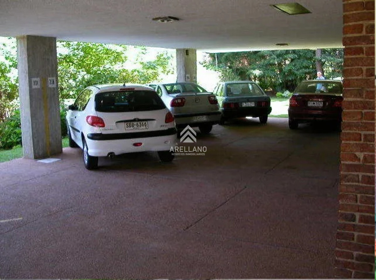 Apartamento ID.4740 - Venta apartamento 2 dormitorios en PUNTA DEL ESTE, zona AIDY GRILL
