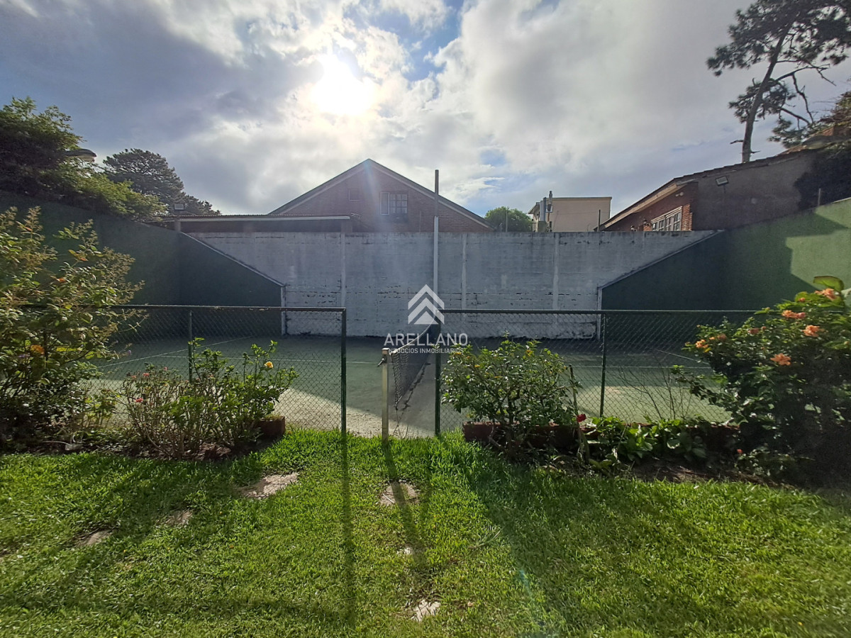 Casa ID.6431 - Venta casa 5 dormitorios Playa Mansa 