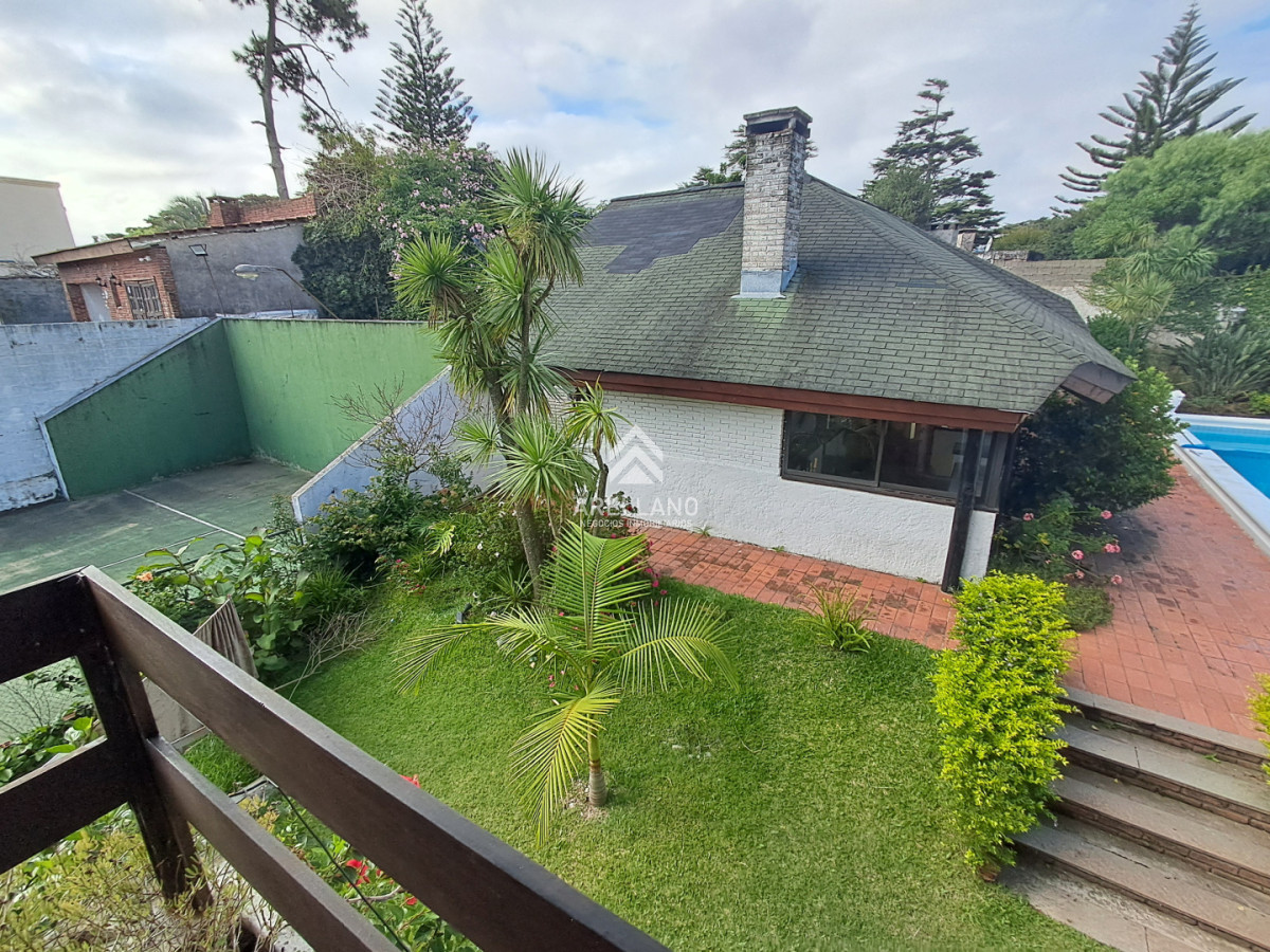 Casa ID.6431 - Venta casa 5 dormitorios Playa Mansa 
