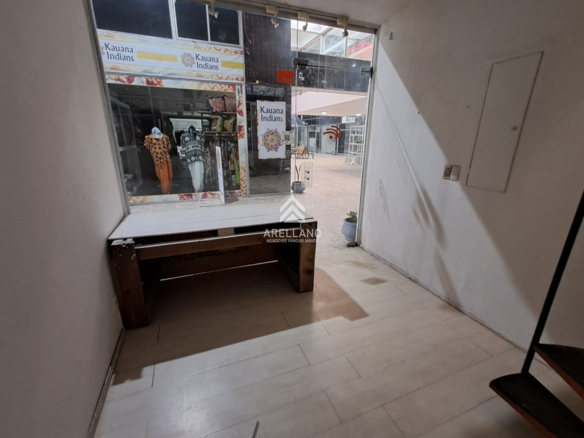 Local Comercial ID.6459 - Alquiler anual local en Punta del Este 